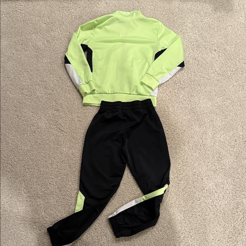 Nike Neon Green and Black Athletic Set Tracksuit, kids size 7 - Picture 7 of 7